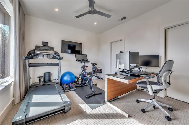 Building Photo - 3925 Lively Ln