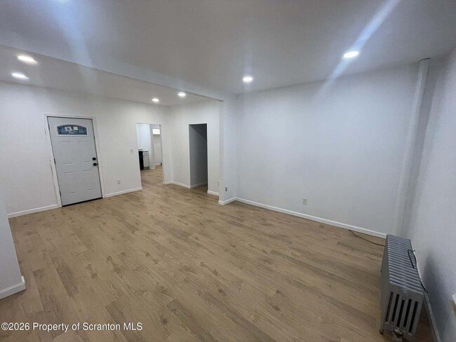 Building Photo - 76 Brook St