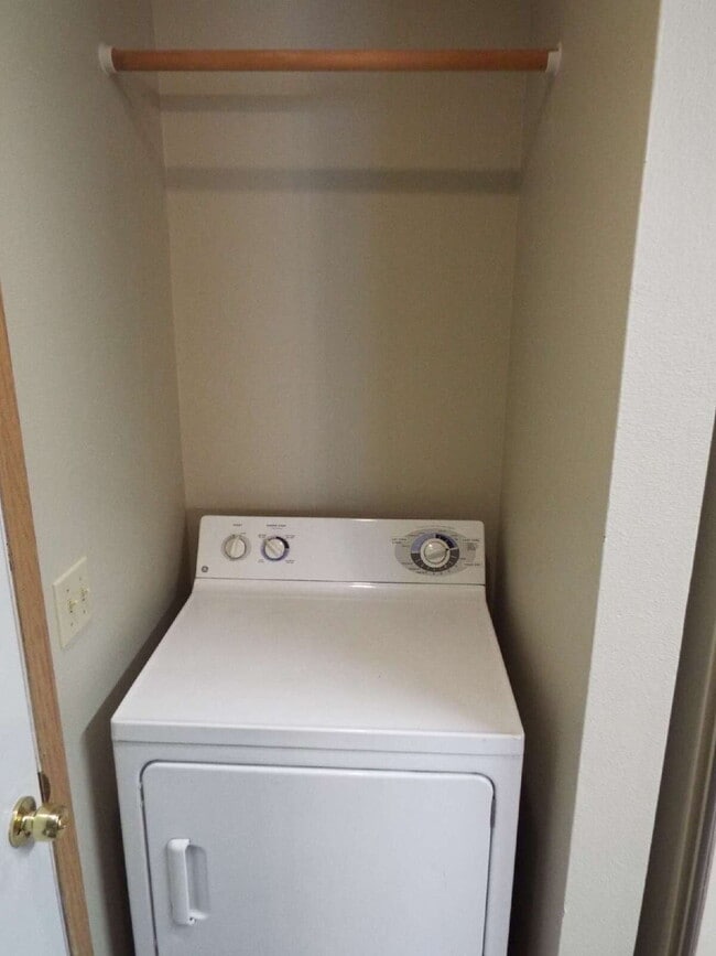 Building Photo - 1510 N Bernice Dr