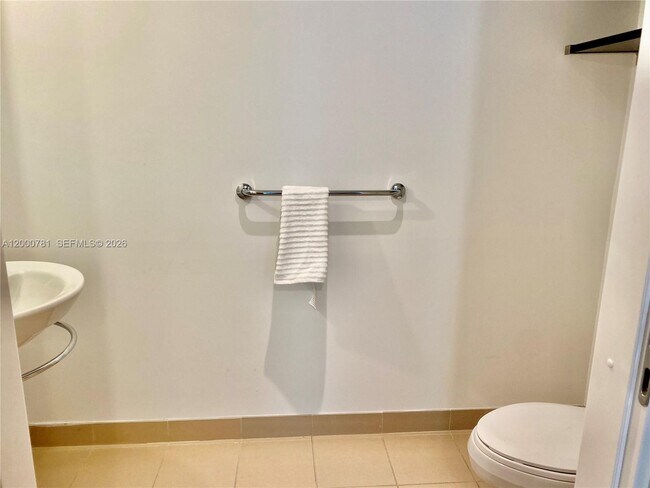 Building Photo - 300 S Biscayne Blvd