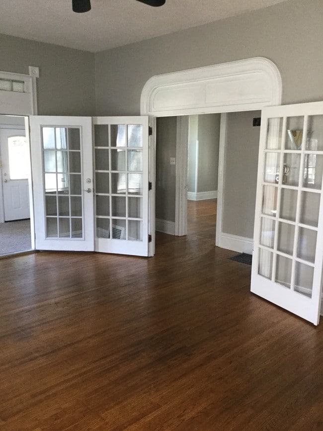 Building Photo - 610 N Brinton Ave