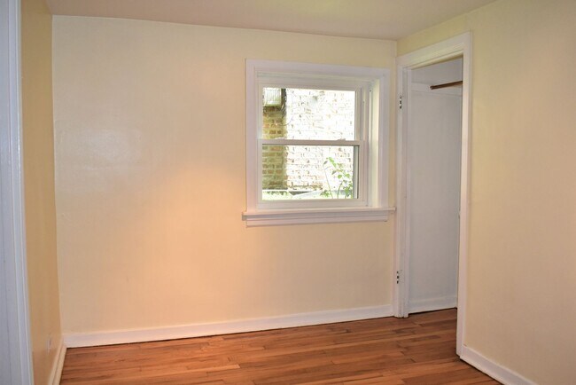 Building Photo - 1628 Gunderson Ave