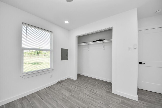 Building Photo - 2796 Harrison Rd