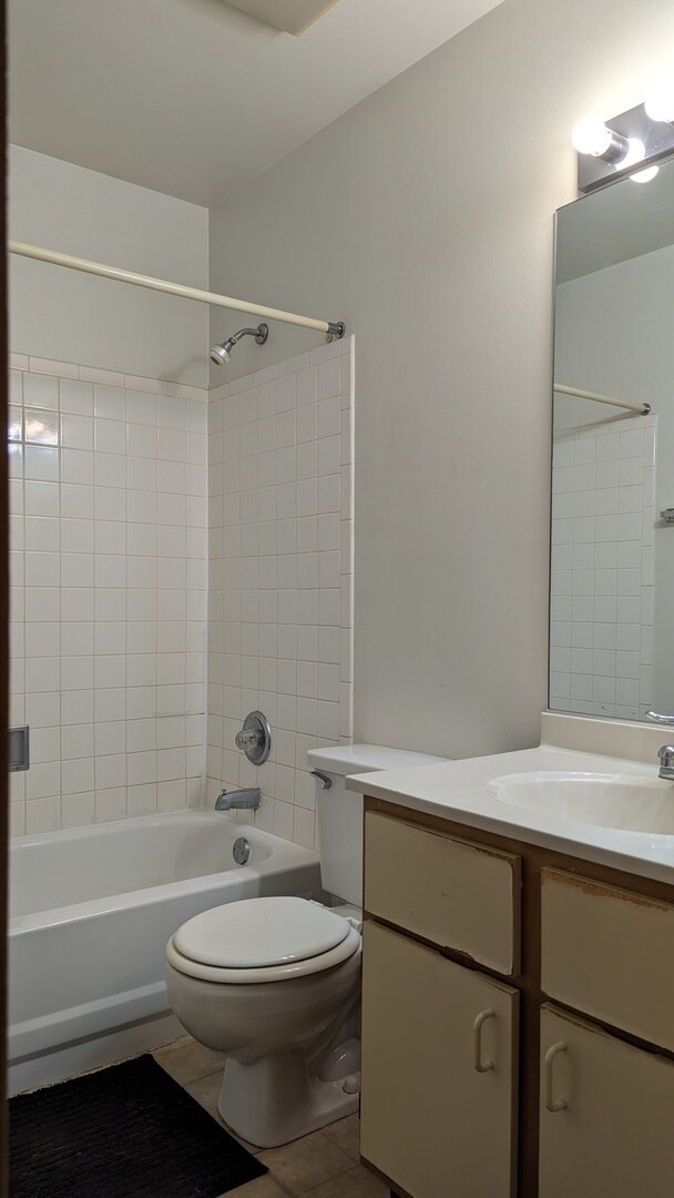 Building Photo - 2024 N Rand Rd