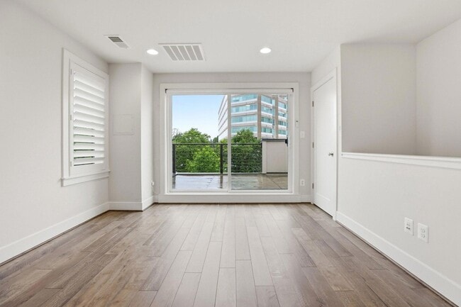 Building Photo - 6924 Rockledge Dr