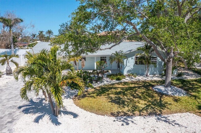 Building Photo - 10001 S Yacht Club Dr