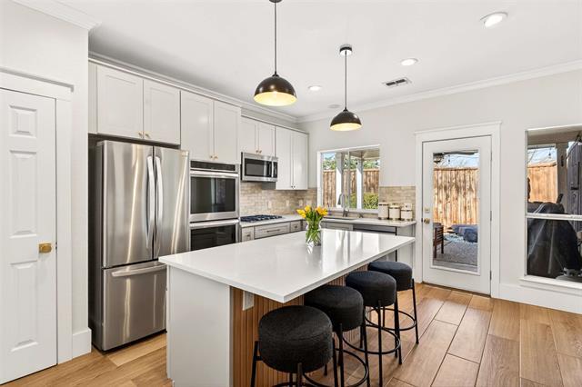 Building Photo - 8217 Bulrush Dr