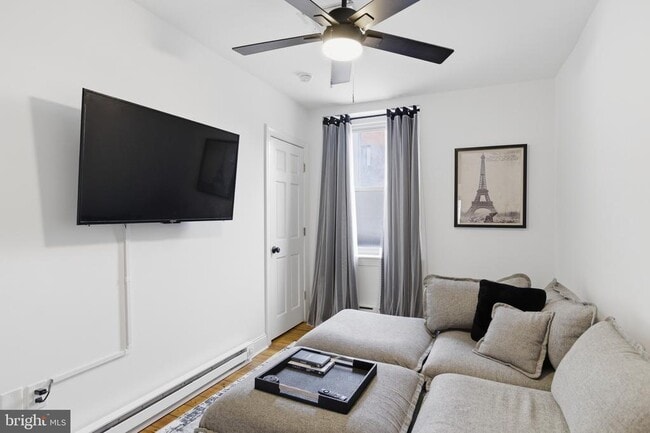 Building Photo - 700 S 2nd St