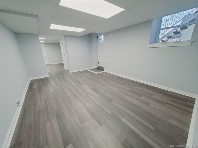 Building Photo - 104 East Ave