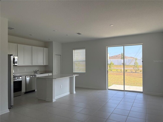 Building Photo - 2951 Savoir