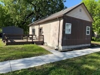 Building Photo - Charming 2 Bed, 1 Bath Home – Month-to-Mon...