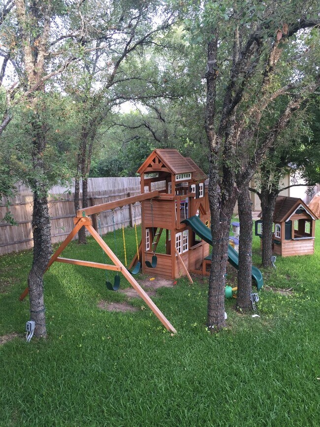 Building Photo - 8911 Rainbow Crk