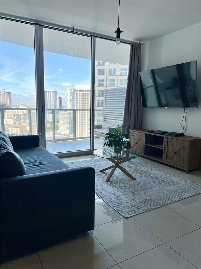 Building Photo - 300 S Biscayne Blvd