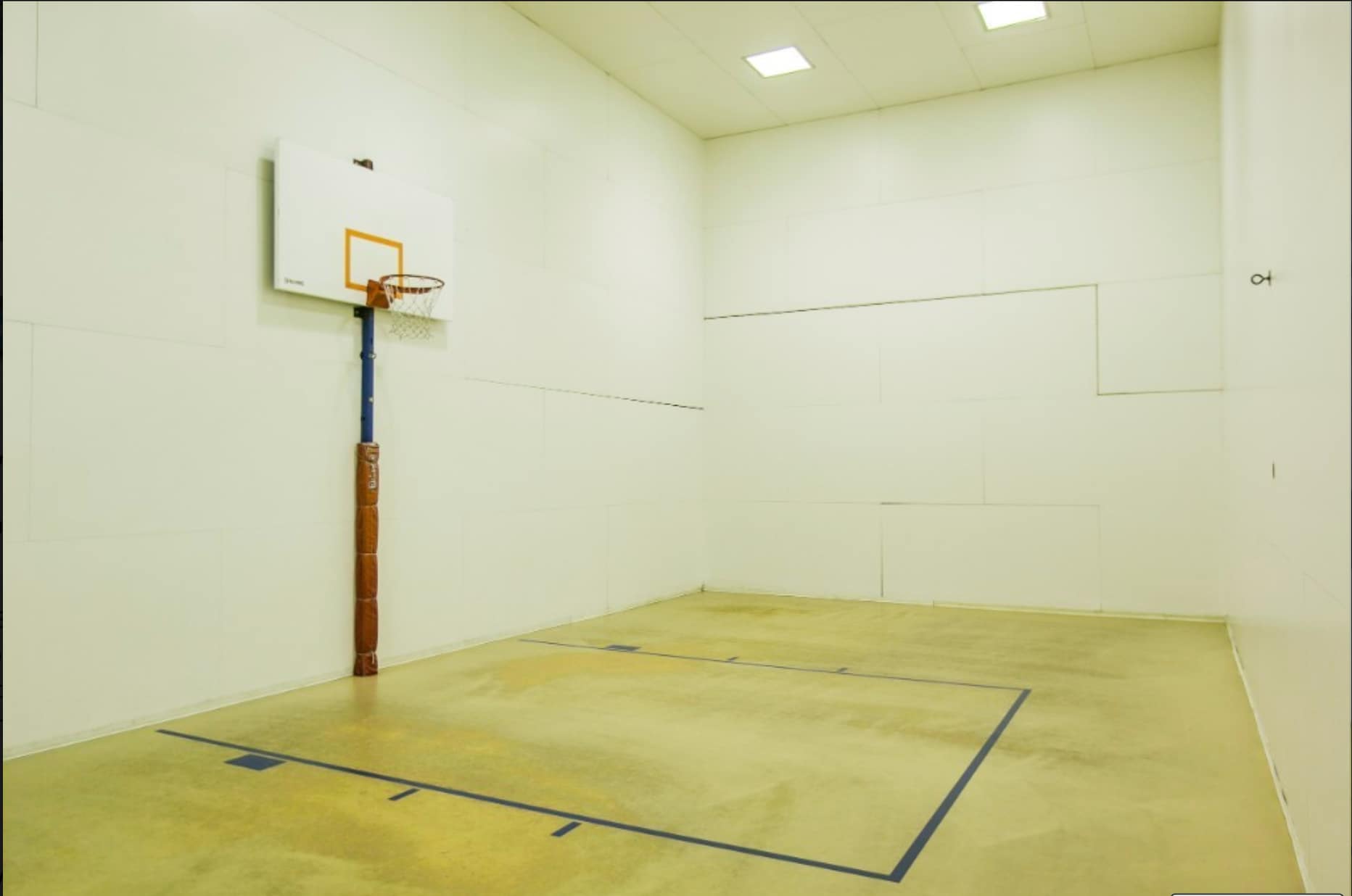 Building Photo - 211 E Ohio St