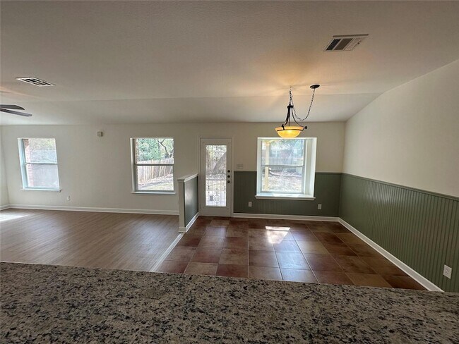 Building Photo - 3309 Blue Ridge Dr