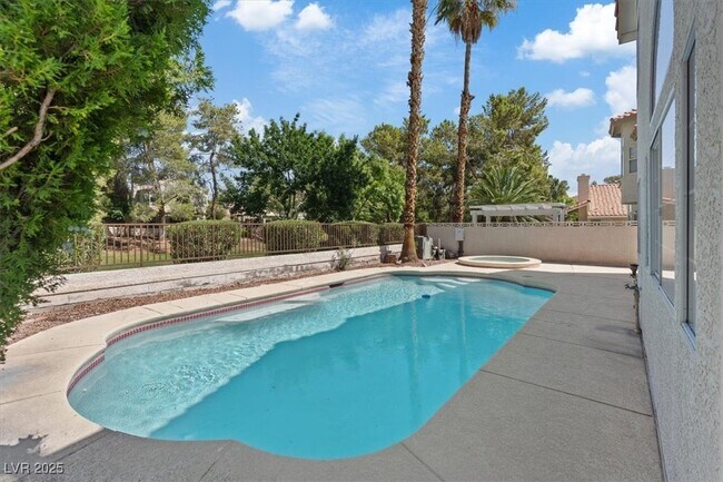 Building Photo - 1817 Tropical Breeze Dr