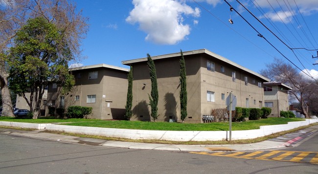 Building Photo - Rosewood Manor