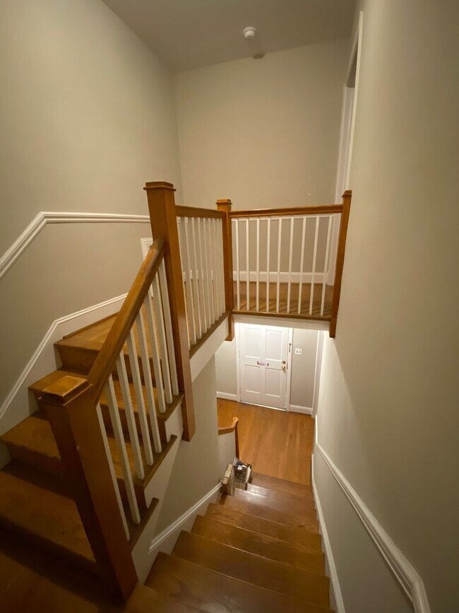 Building Photo - 3910 Cary Street Rd