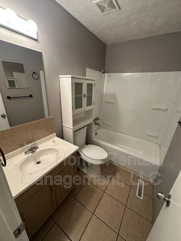 Building Photo - 420 N Jennings Rd
