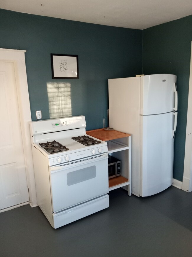 Building Photo - 1211 23rd Ave NE