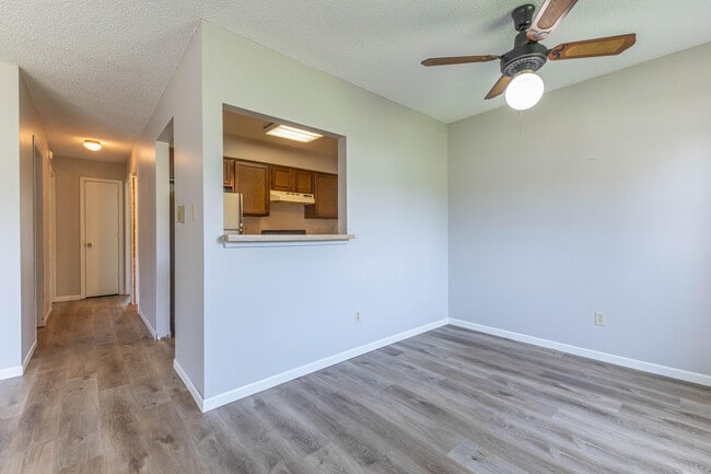 Building Photo - 1600 W Amos Dr