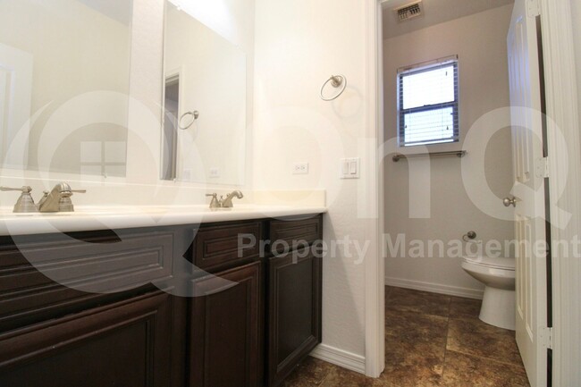 Building Photo - 3929 E Tonto Pl