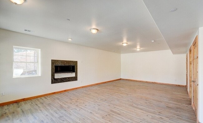 Building Photo - 6820 Willow Vista Ct