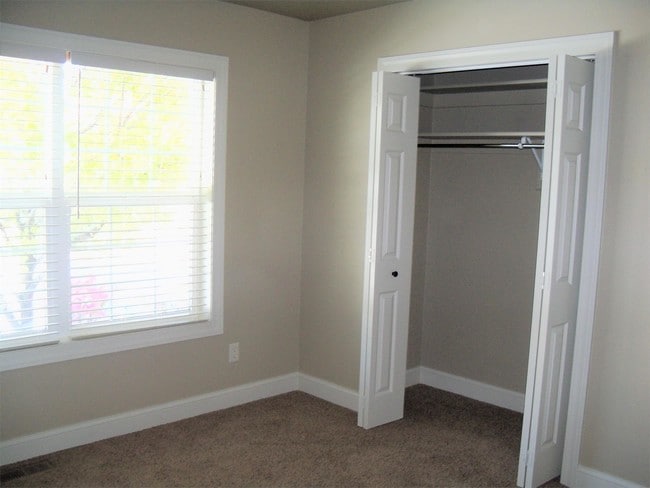 Building Photo - 6240 Gray Hawk Way