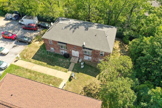 Building Photo - 334 Mt Everest Dr