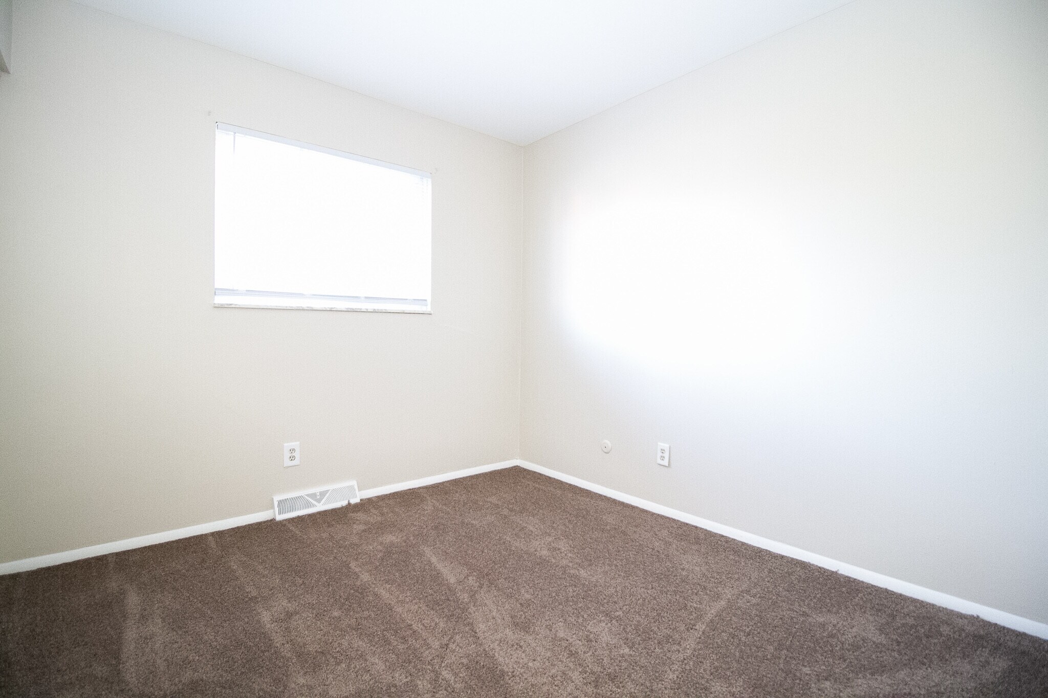 Building Photo - 1597 Walbridge Ave