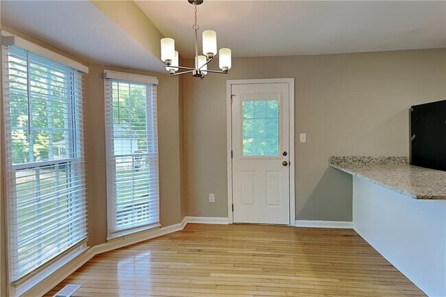 Building Photo - 274 Peach Crossing Dr