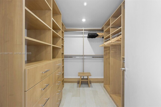 Building Photo - 5000 N Ocean Blvd