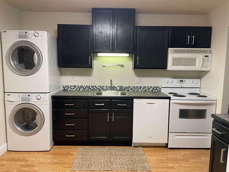 Building Photo - 2200 N 68th St