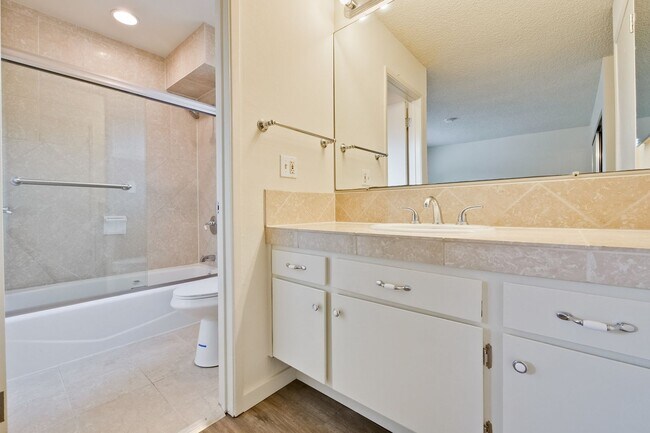 Building Photo - Nicely Refreshed Single Story 4 BR/2BA Great Location in Blossom Valley