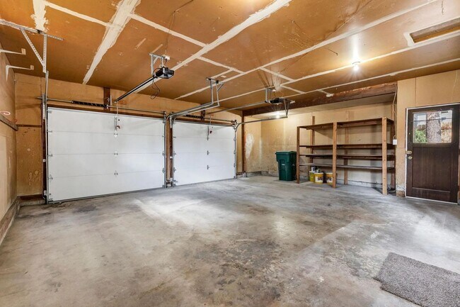 Building Photo - 6305 S Pittsburg St
