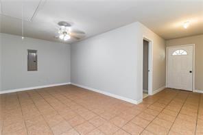 Building Photo - 827 Meandering Way