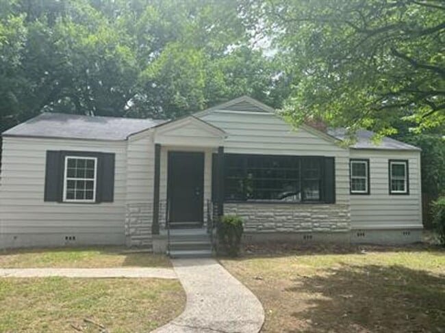 Building Photo - Spacious 3-Bedroom Home with 1-Car Garage