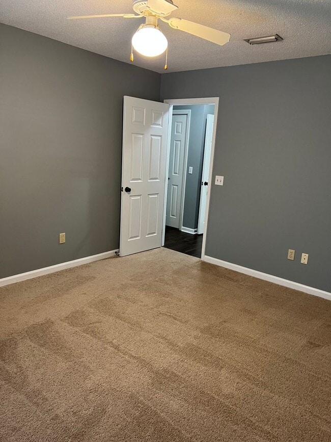 Building Photo - 114 Windmere Dr