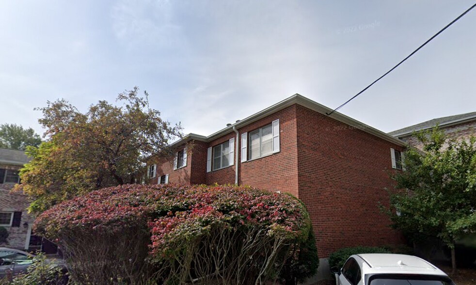 Building Photo - 117 Lake Shore Rd