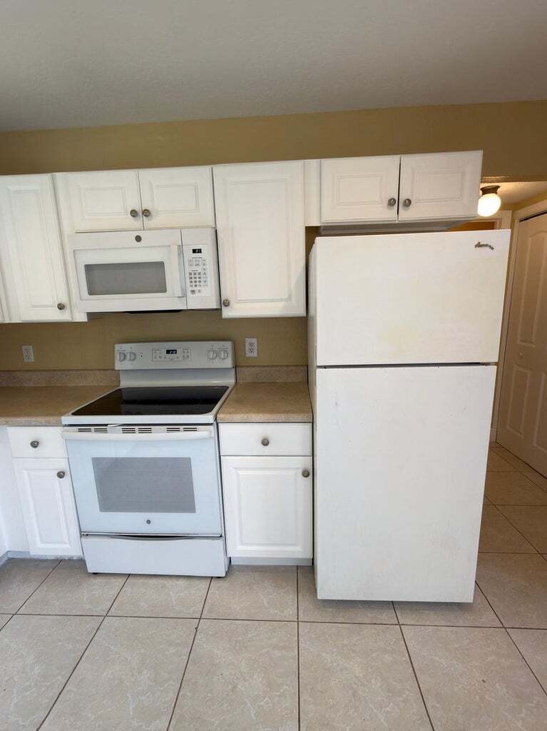 Building Photo - 13769 Yarmouth Dr