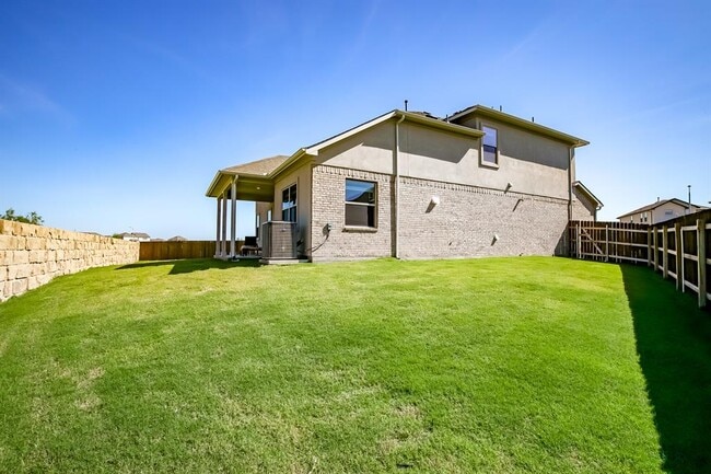 Building Photo - 16701 Casa Anna Dr.