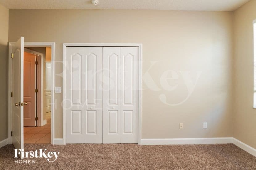 Building Photo - 9885 Moss Rose Way