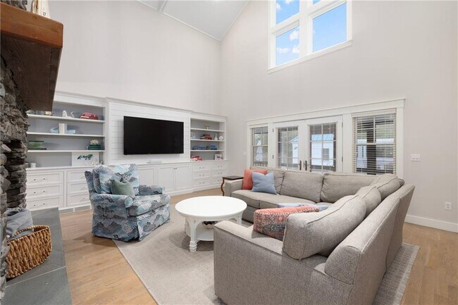 Building Photo - 46 Carnegie Heights Dr