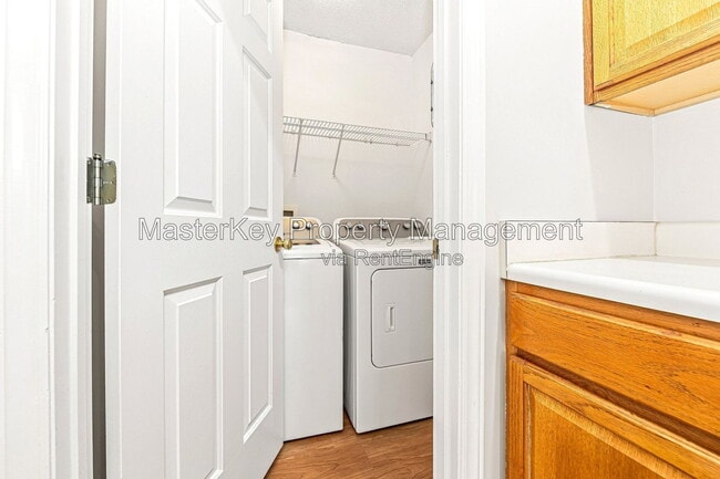 Building Photo - 6307 Forest Ridge Dr