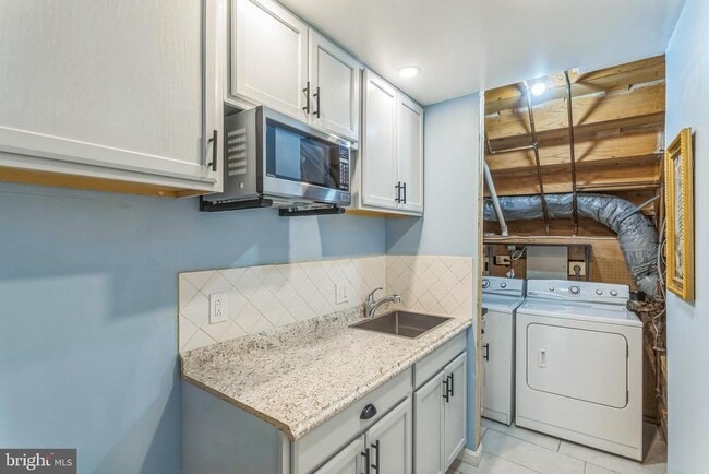 Building Photo - 13401 Silver Moon Way