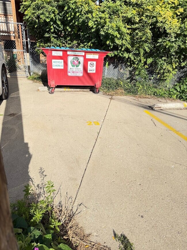 Building Photo - 5674 N Ridge Ave