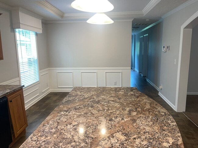 Building Photo - Beautiful 3 Bedroom Home in Lockwood Community!