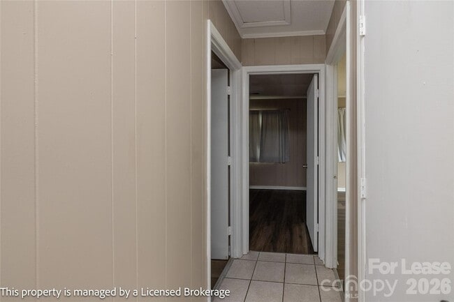 Building Photo - 145 Brentwood Dr