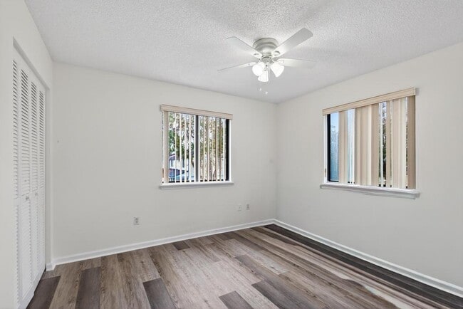 Building Photo - 10 Moultrie Creek Cir