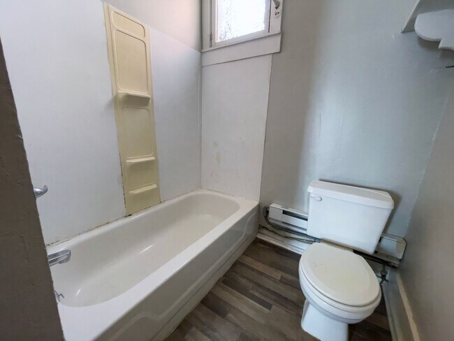 Building Photo - Dishwasher Included